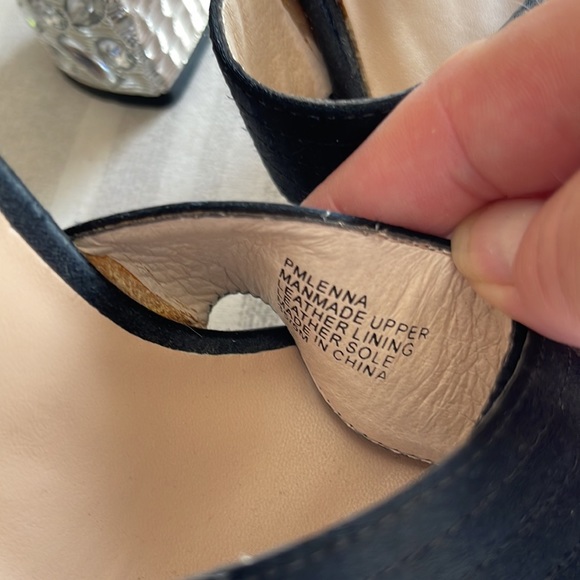 NWOT MARCIANO “LEENA” BEJEWELED CHUNKY HEEL. Sz 5M. Black satin/silver heel. - Picture 5 of 10